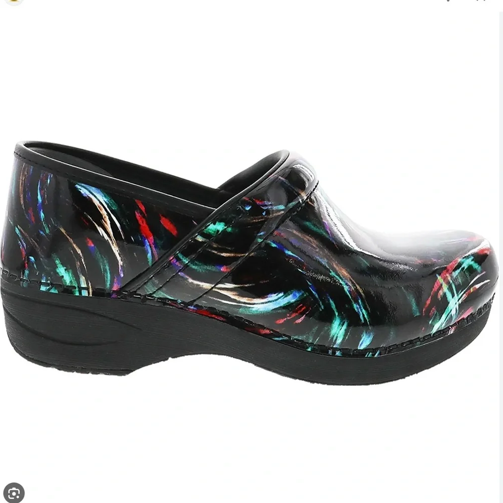 Dansko Women's XP 2.0 Paint Swirl Patent Clogs, supine EU 40, Us 9.5-10, NWOT